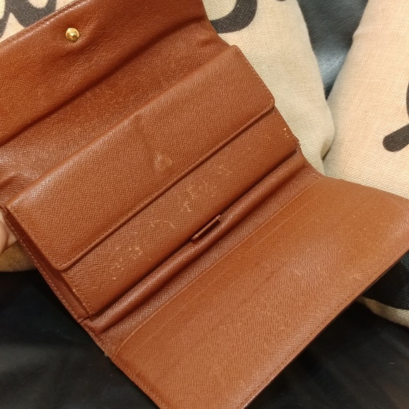 Louis Vuitton Wallet - Picture 5 of 8